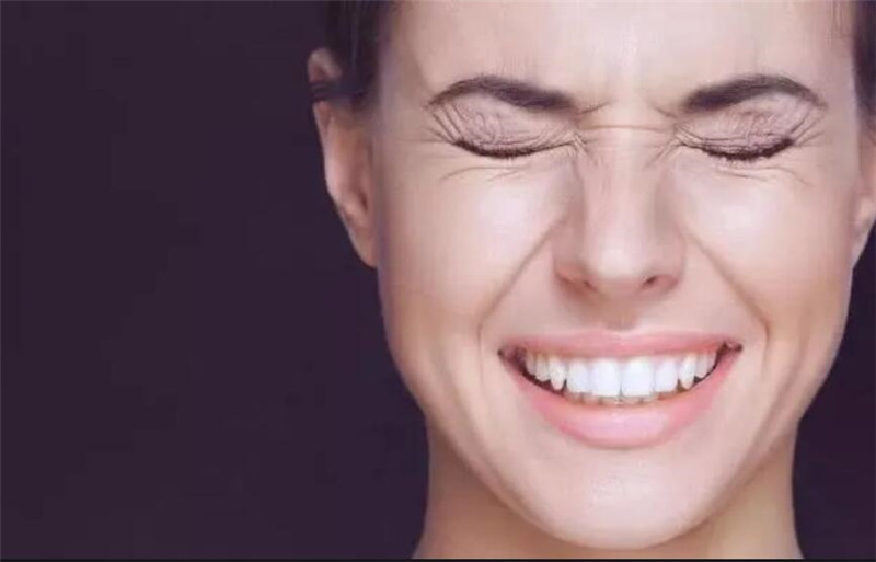 美容技巧：如何快速去除魚尾紋