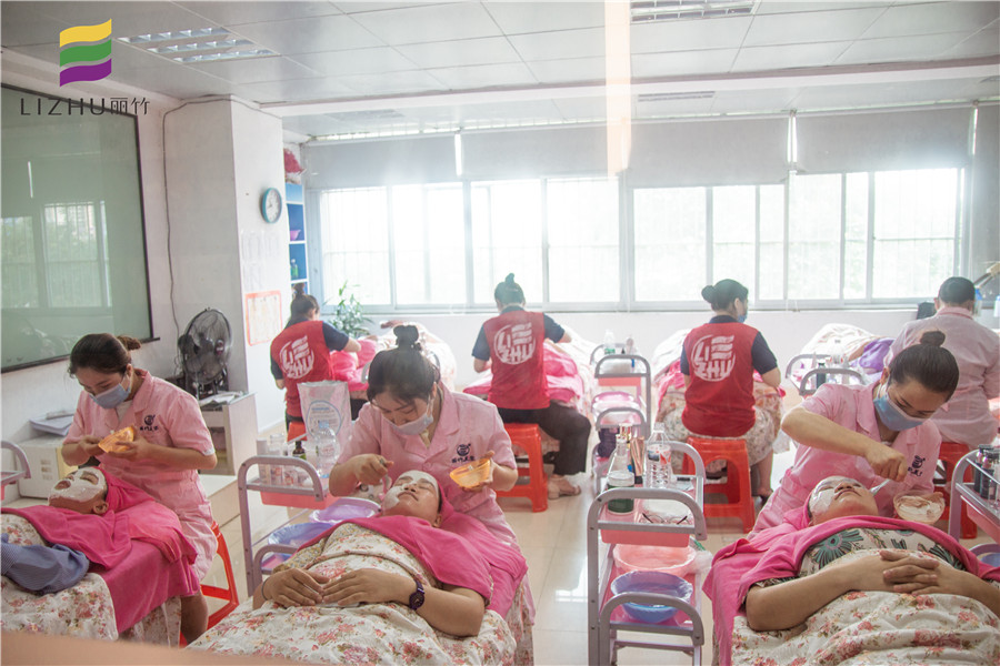 想知道美容如何拓客？快來(lái)廣西美容課堂看看