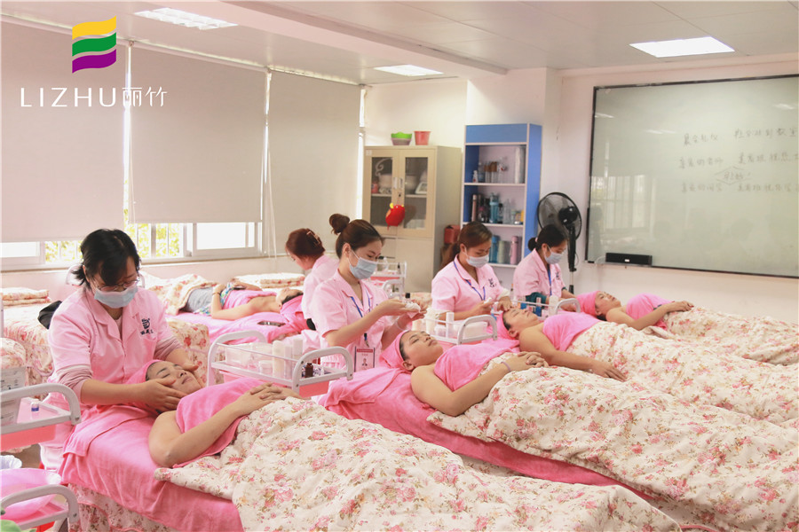 美容護膚貼士，和南寧口碑的好美容學校學習