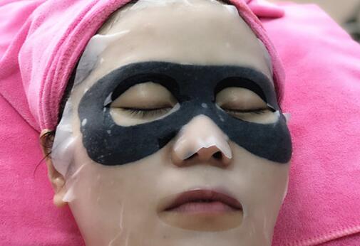 如何保養(yǎng)眼部？南寧美容養(yǎng)生技巧