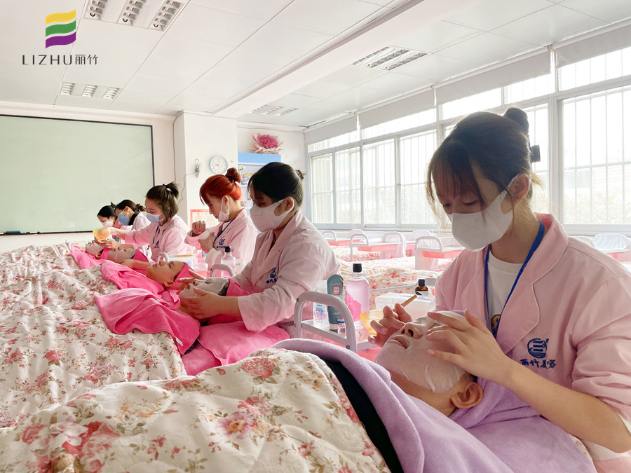  痘痘肌膚護膚“雷區(qū)”，廣西美容護膚貼士