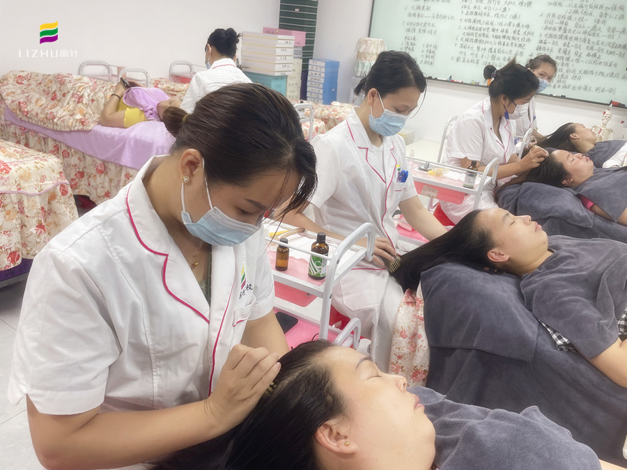 適合梳頭的時(shí)間？南寧頭療養(yǎng)生學(xué)習(xí)