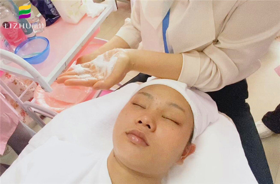 專業(yè)卸妝攻略，南寧美容護(hù)膚