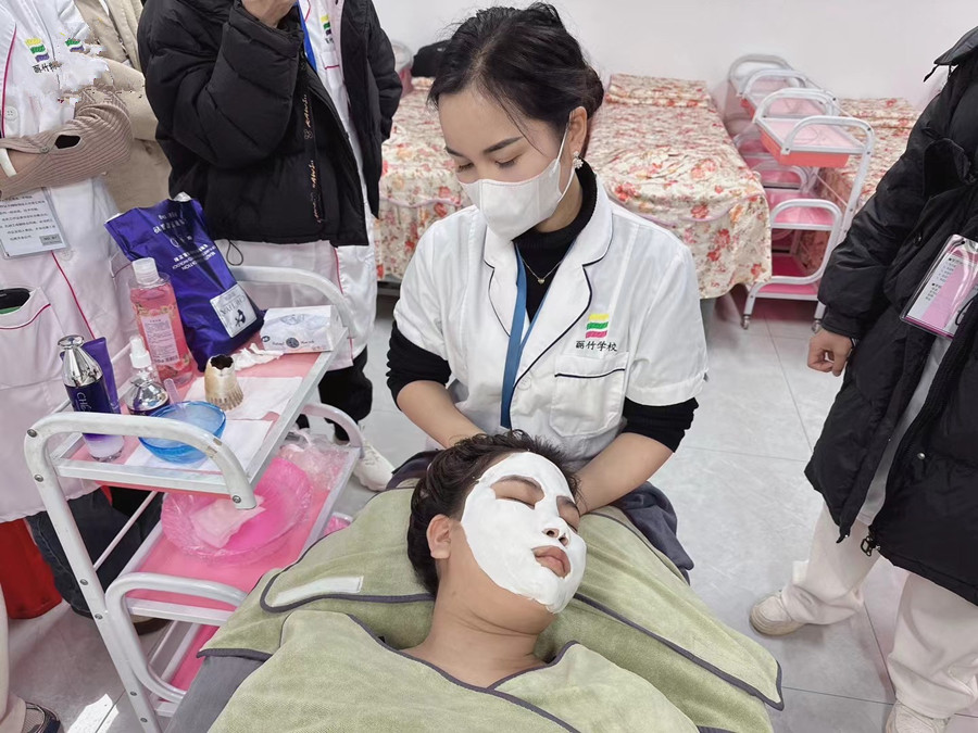 夏季肌膚老化快的原因，廣西美容護膚中心分析